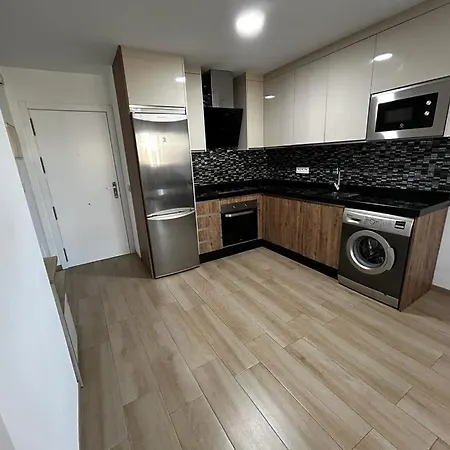 Elena פואנגירולה